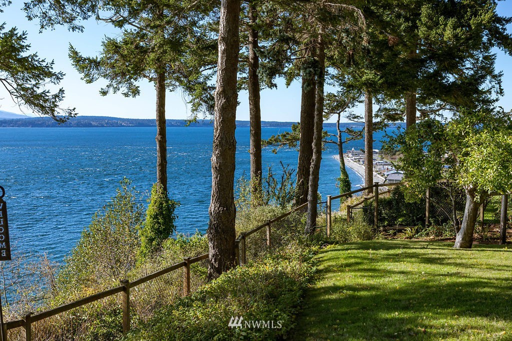 5036 Scurlock Road Freeland, WA 98249 - Photo 21 of 25 a view of a garden
