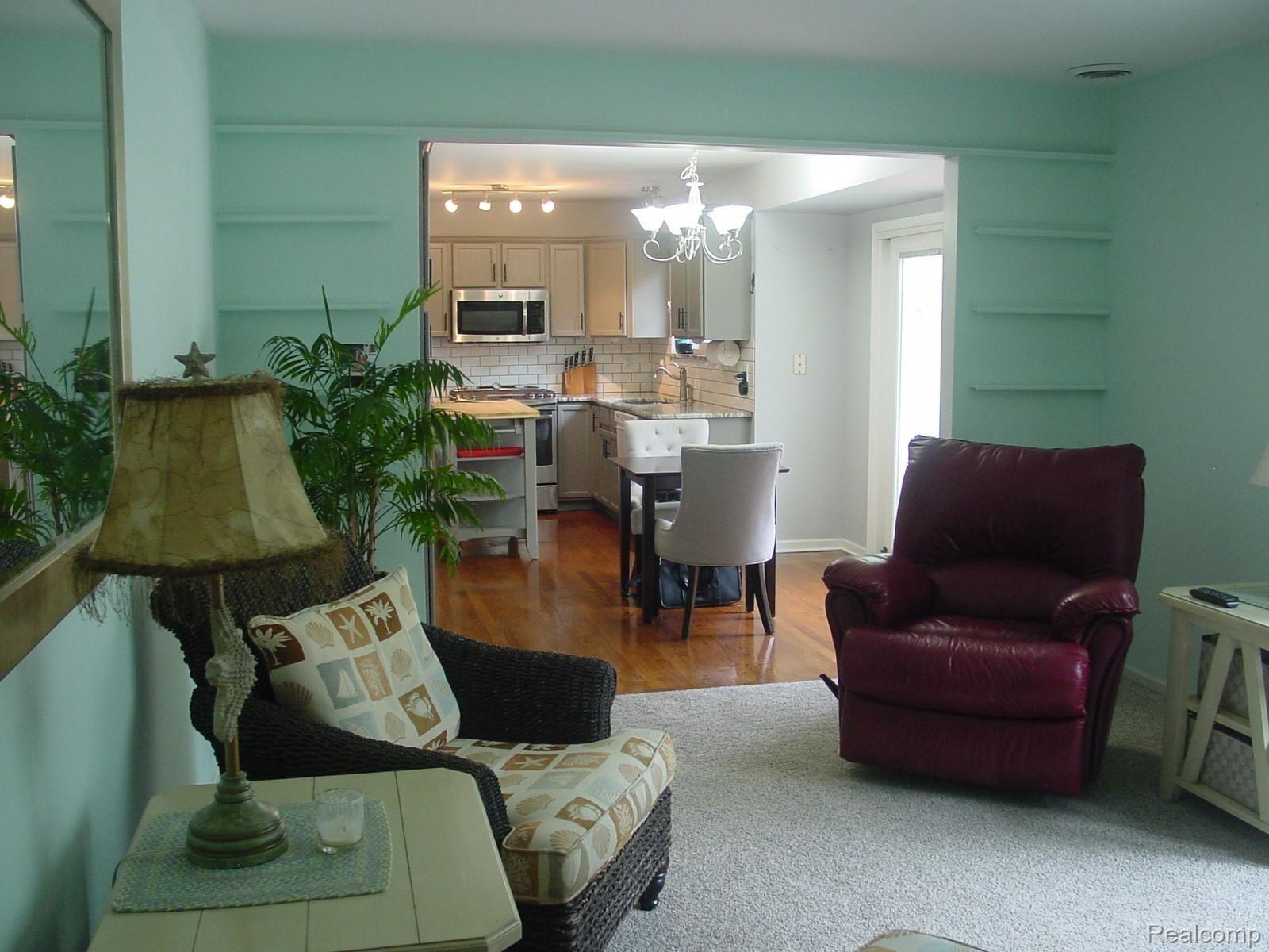 130 Chestnut Ridge Walled Lake, MI 48390 - Photo 11 of 32 familyroom into kitchen.JPG