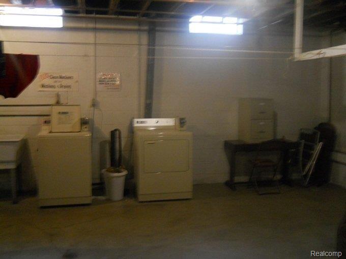 15249 East 9 Mile Road Eastpointe, MI 48021 - Photo 3 of 8 017.JPG