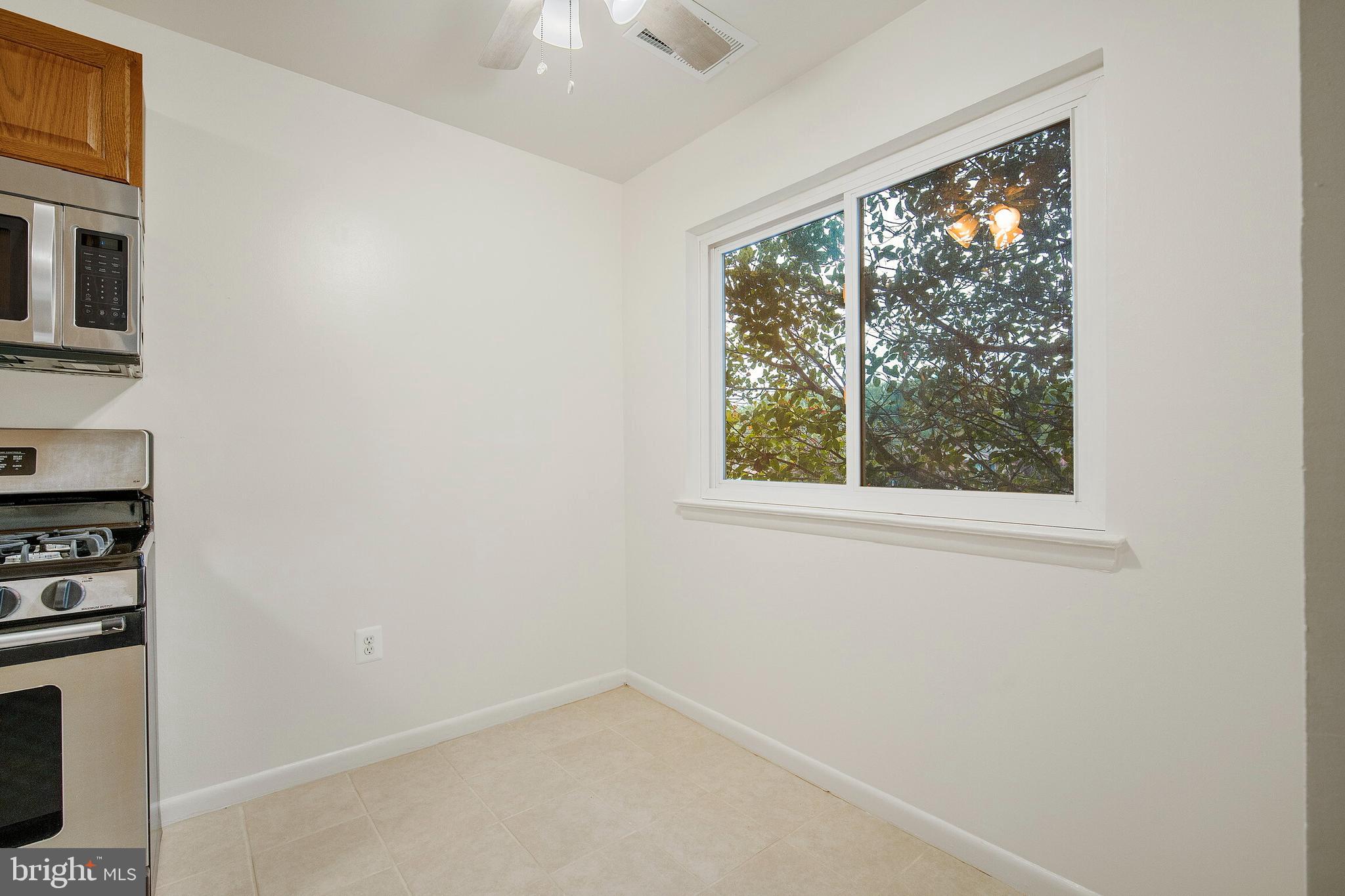 3350 Hewitt Avenue, Unit 101 Silver Spring, MD 20906 - Photo 11 of 21 Eat in kitchen