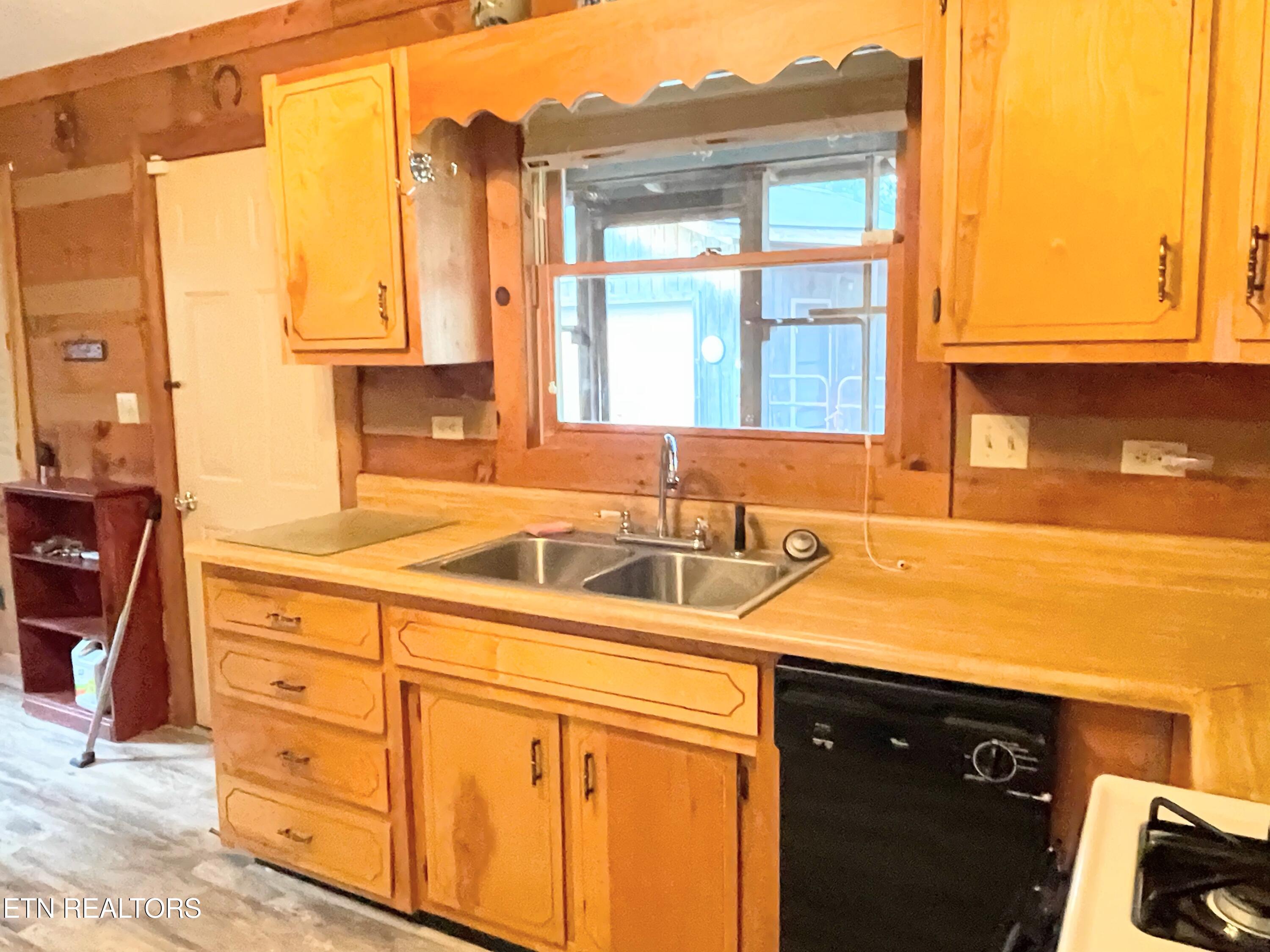 116 Old Doc Rogers Road Tellico Plains, TN 37385 - Photo 14 of 28 IMG_1611