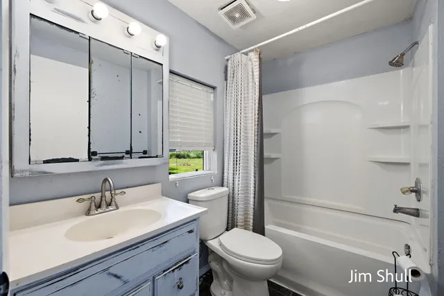 $250,000 | 6441 South Warner Avenue, Fremont, MI 49412