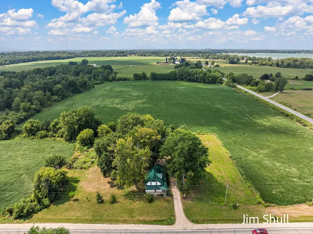 $250,000 | 6441 South Warner Avenue, Fremont, MI 49412