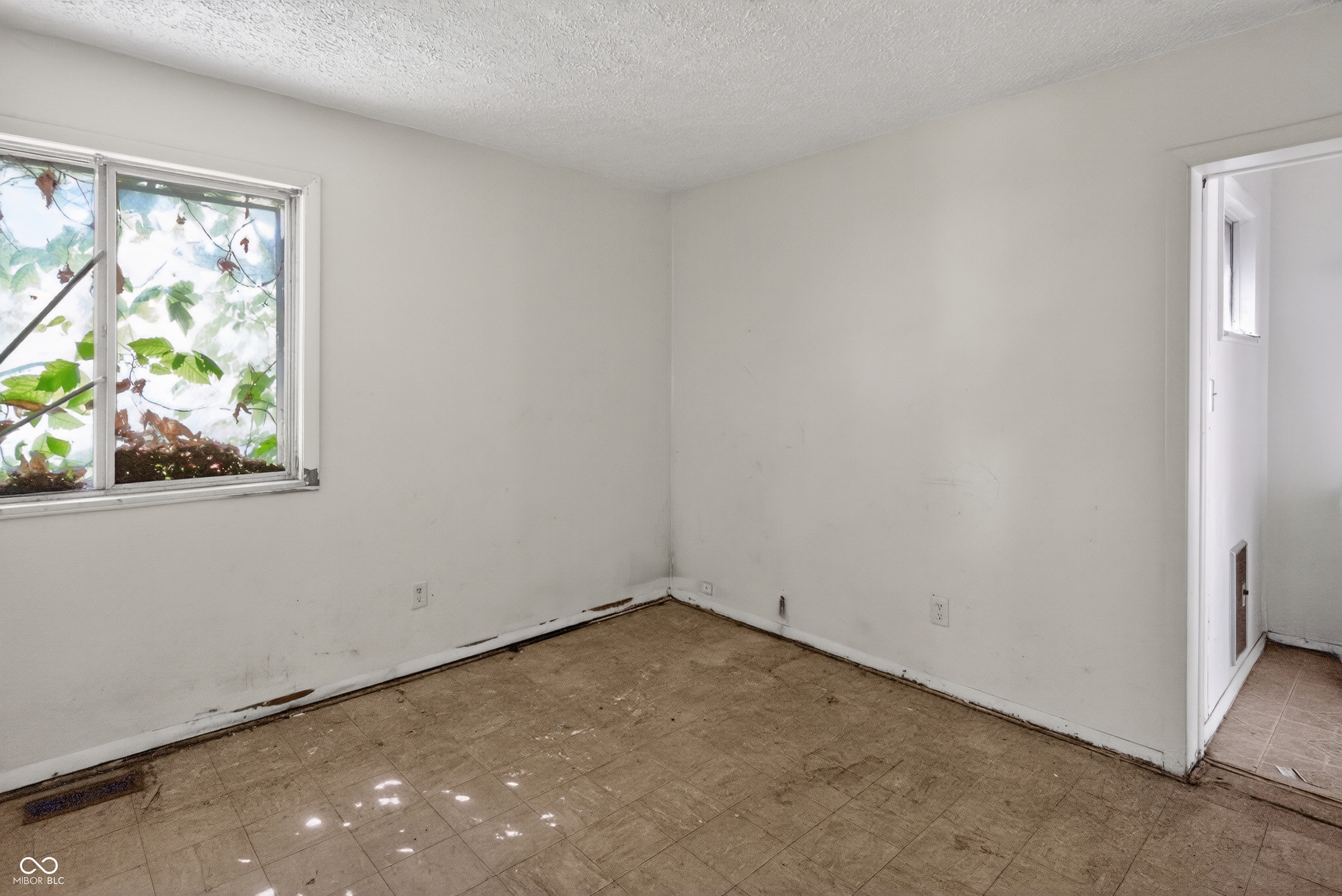 8538 Montery Road Indianapolis, IN 46226 - Photo 11 of 27
