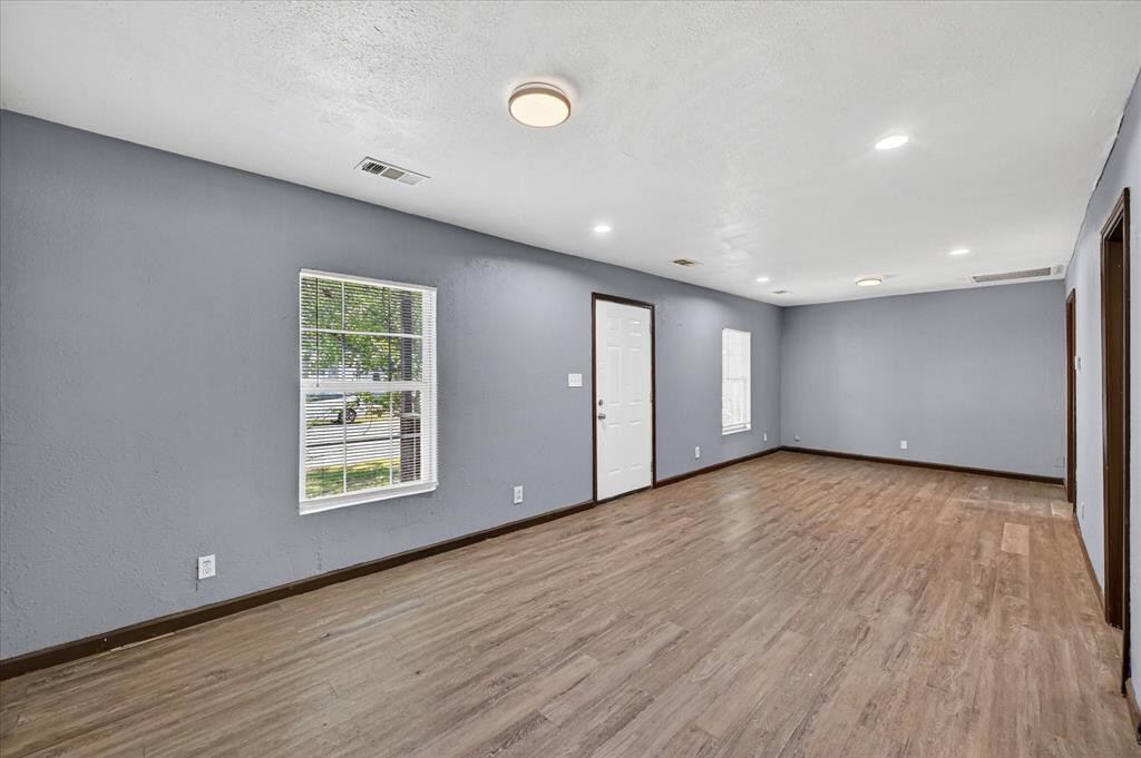 601 Royal Street Cleburne, TX 76031 - Photo 9 of 27