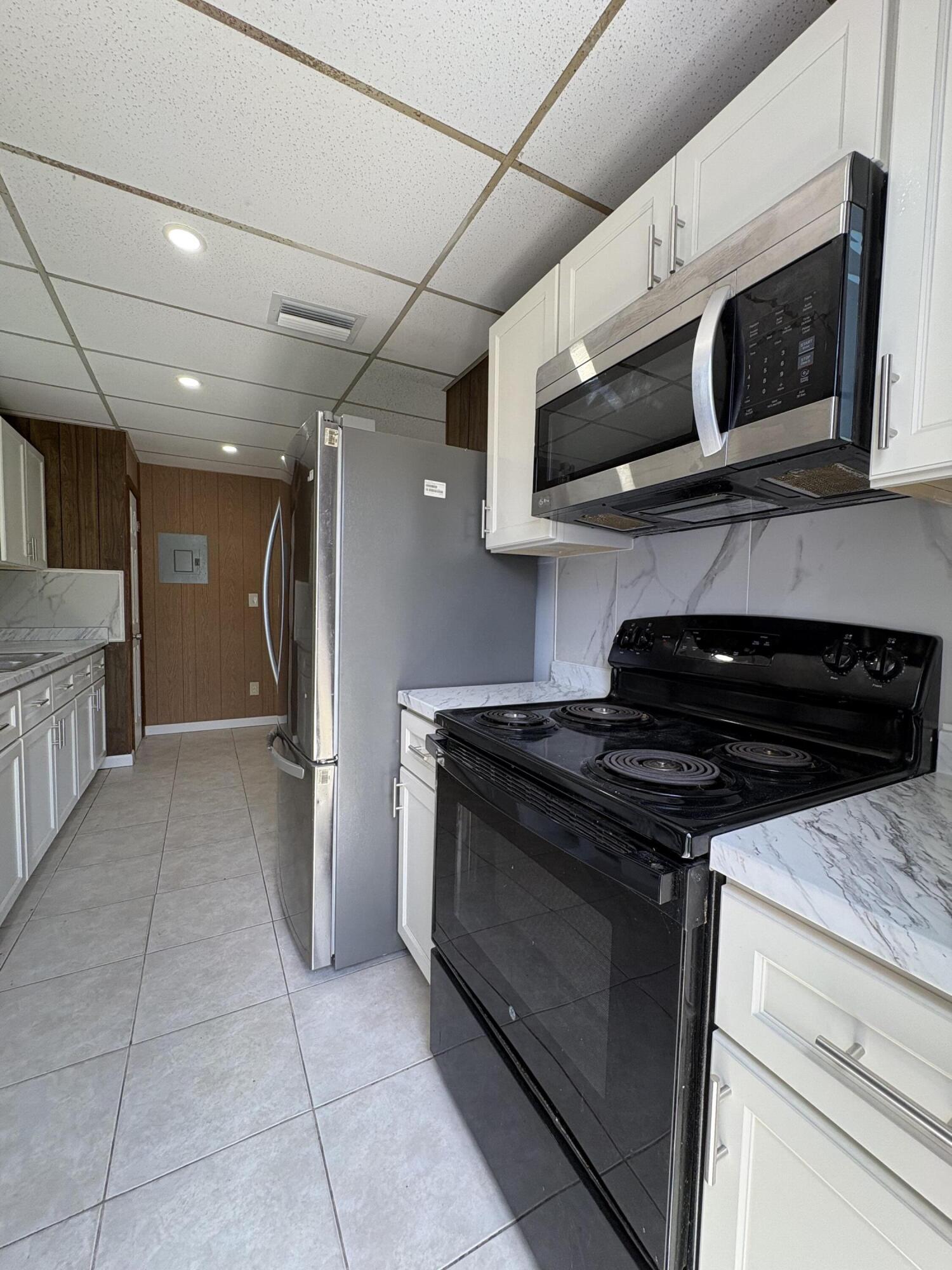 442 North Cocoanut Road Pahokee, FL 33476 - Photo 8 of 28 IMG_1489