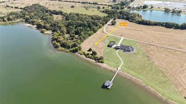 a view of a lake with houses