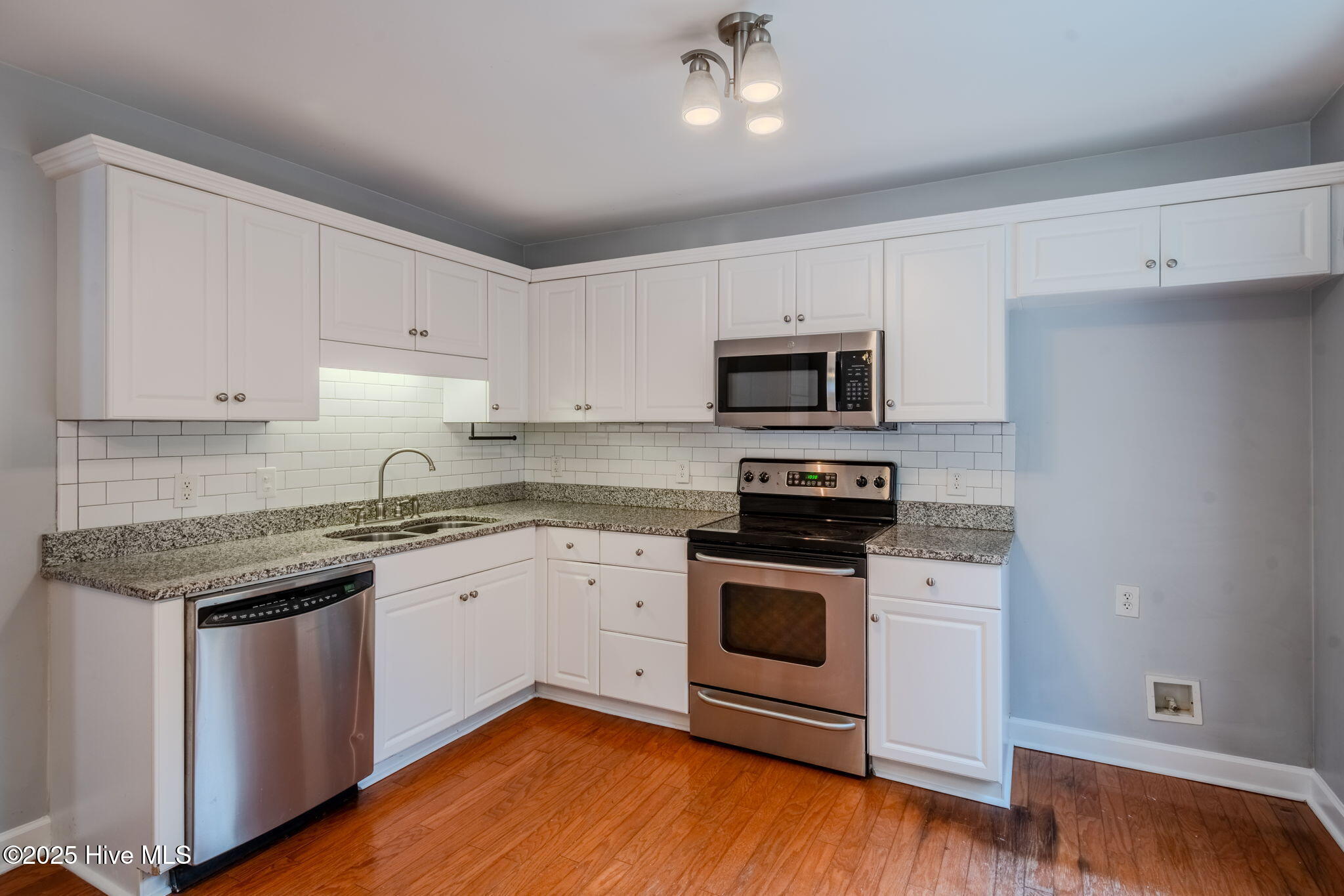 623 Ripwood Road Wilmington, NC 28405 - Photo 7 of 41 6-web-or-mls-623 Ripwood Road-106