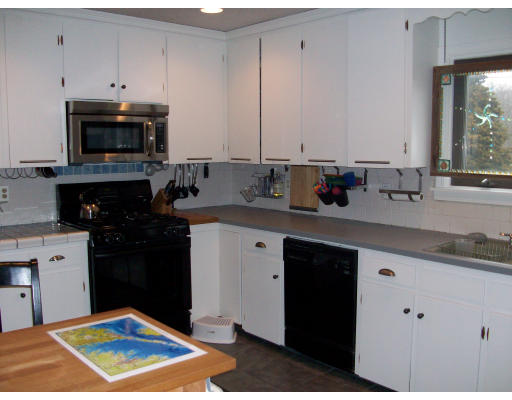 216 Sconticut Neck Road Fairhaven, MA 02719 - Photo 3 of 26 Gallery Image 3