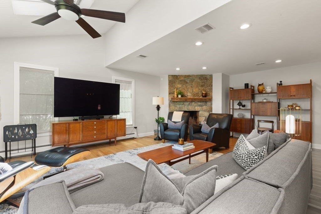 9 Bragg Road Foxboro, MA 02035 - Photo 7 of 42