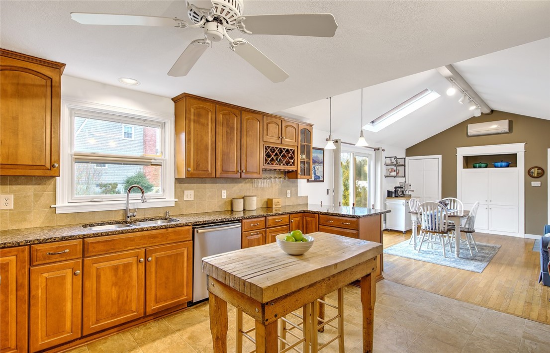 8 Ursula Drive Bristol, RI 02809 - Photo 16 of 49