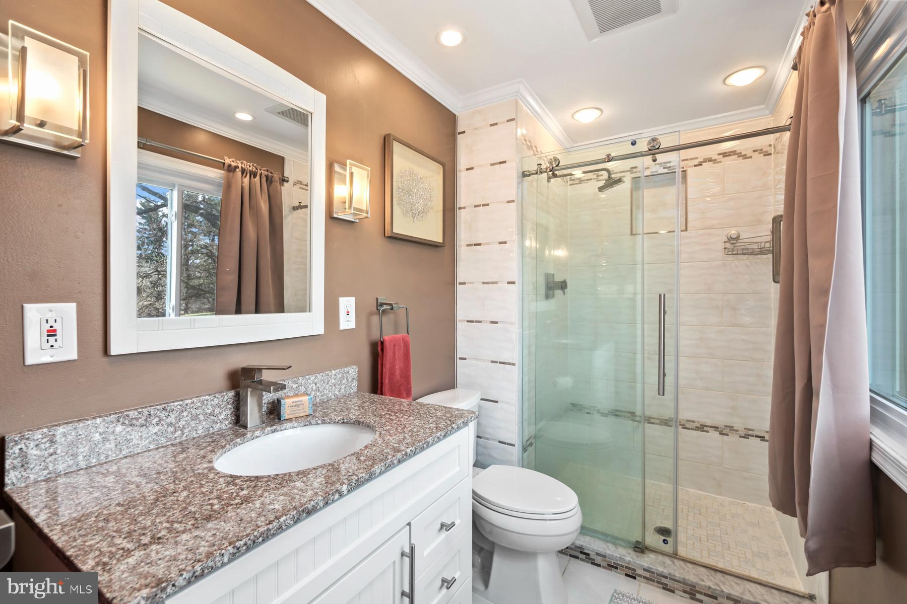 1012 Arboretum Road Wyncote, PA 19095 - Photo 26 of 41 Primary En-Suite Bath