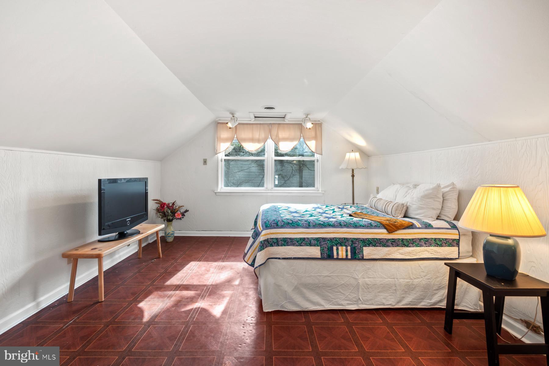 1012 Arboretum Road Wyncote, PA 19095 - Photo 30 of 41 3rd Floor Bedroom Suite