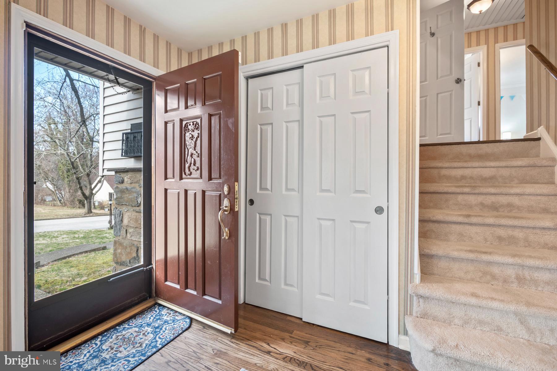1012 Arboretum Road Wyncote, PA 19095 - Photo 3 of 41 Entry/Foyer