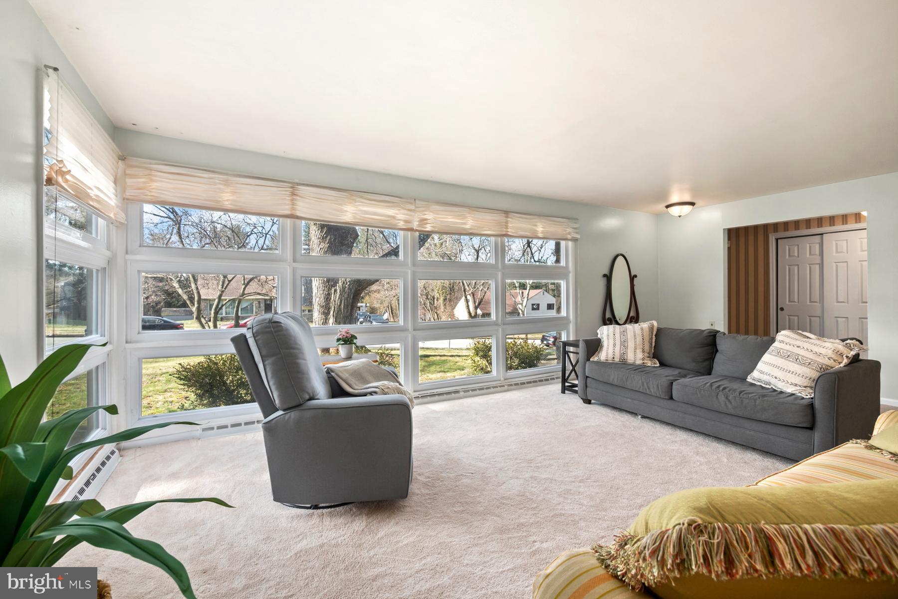 1012 Arboretum Road Wyncote, PA 19095 - Photo 5 of 41 Living Room
