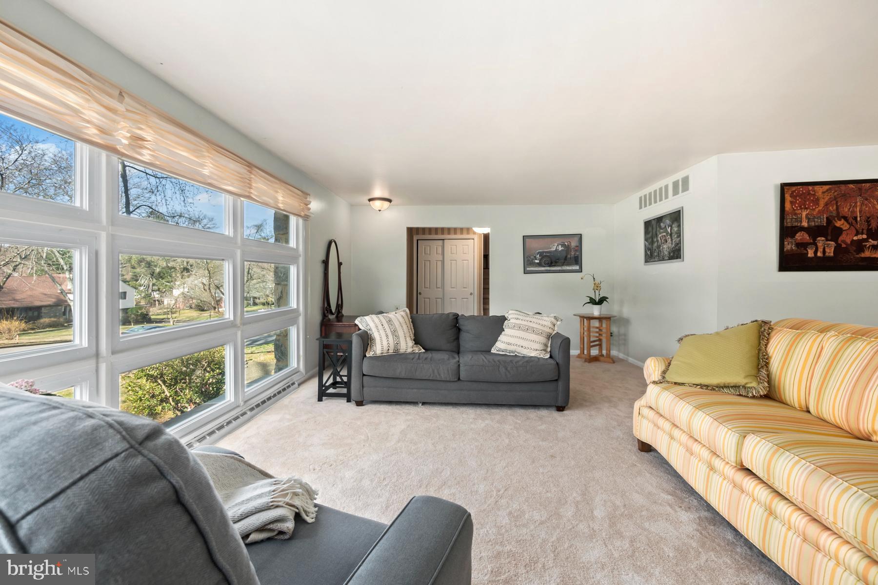 1012 Arboretum Road Wyncote, PA 19095 - Photo 6 of 41 Living Room
