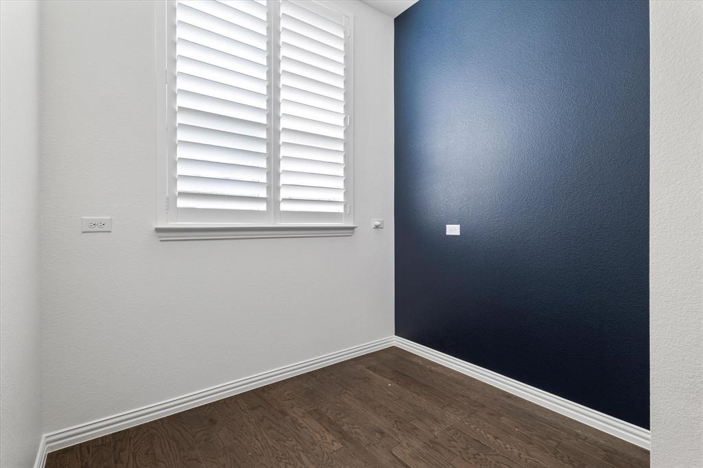 1561 William Way Dallas, TX 75234 - Photo 10 of 38 an empty room with a window