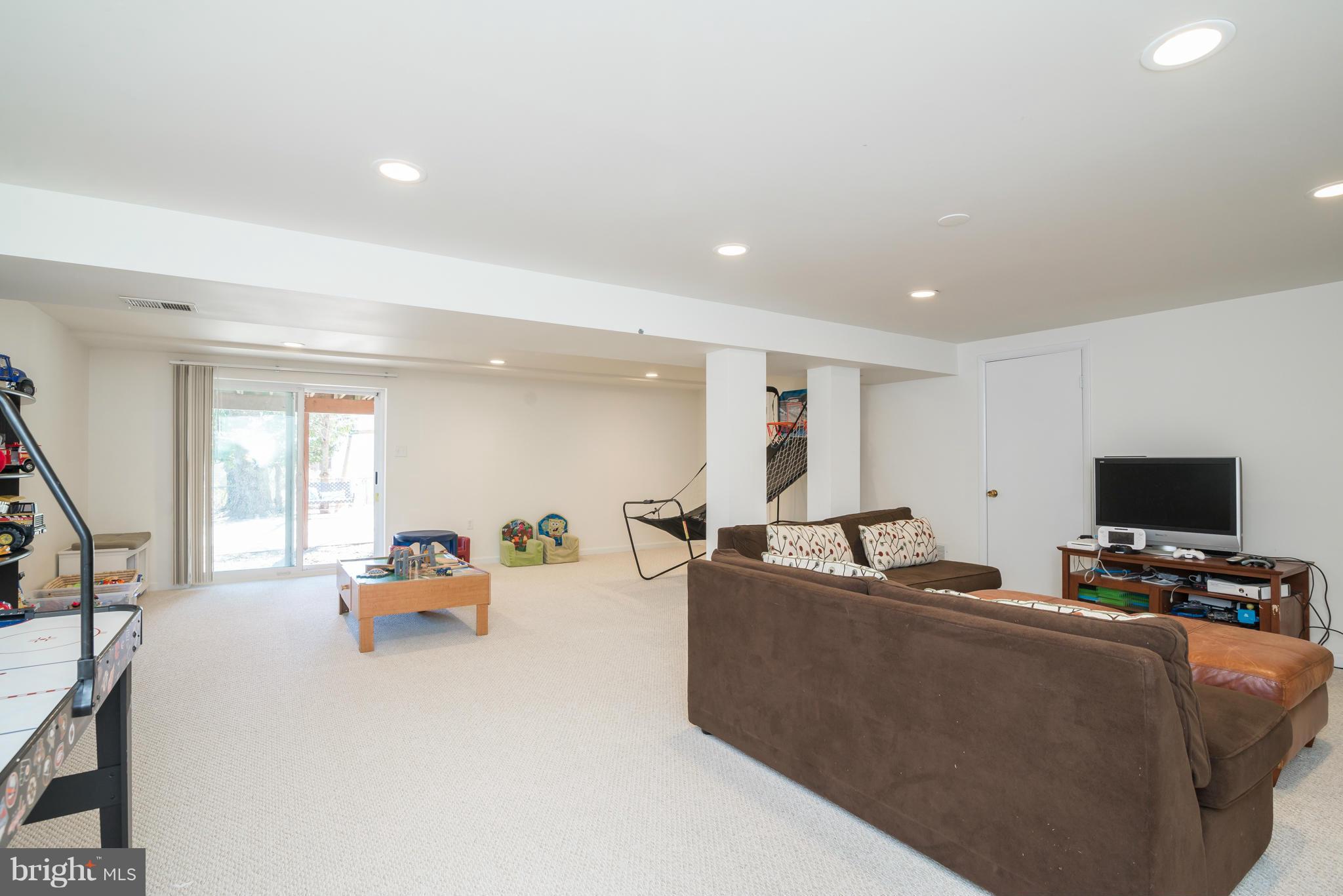 1639 Winding Waye Lane Silver Spring, MD 20902 - Photo 27 of 30 Interior (General)