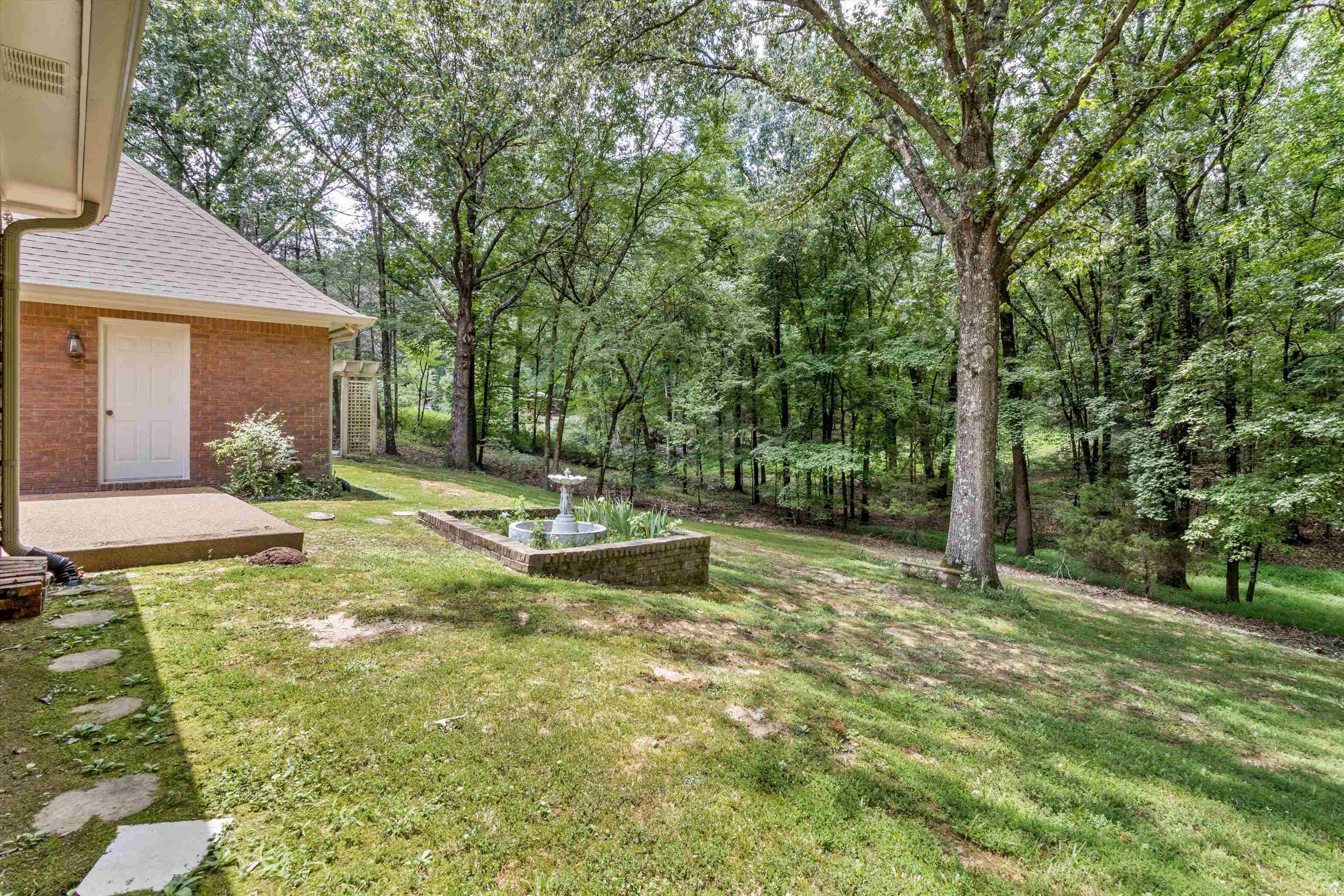 4081 Brunswick Road Bartlett, TN 38133 - Photo 25 of 31 View of green lawn