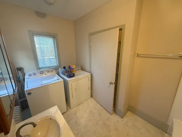 $2,200 | 11 New Hampshire Avenue, Unit 2, Haverhill, MA 01835