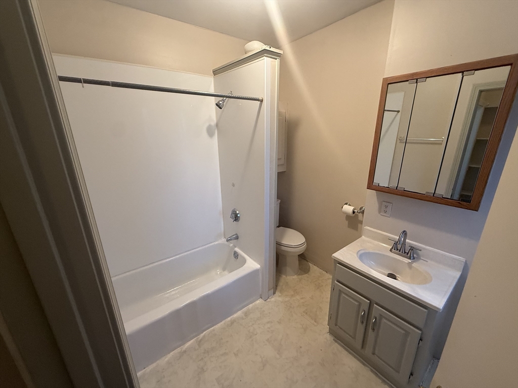 11 New Hampshire Avenue, Unit 2 Haverhill, MA 01835 - Photo 8 of 14