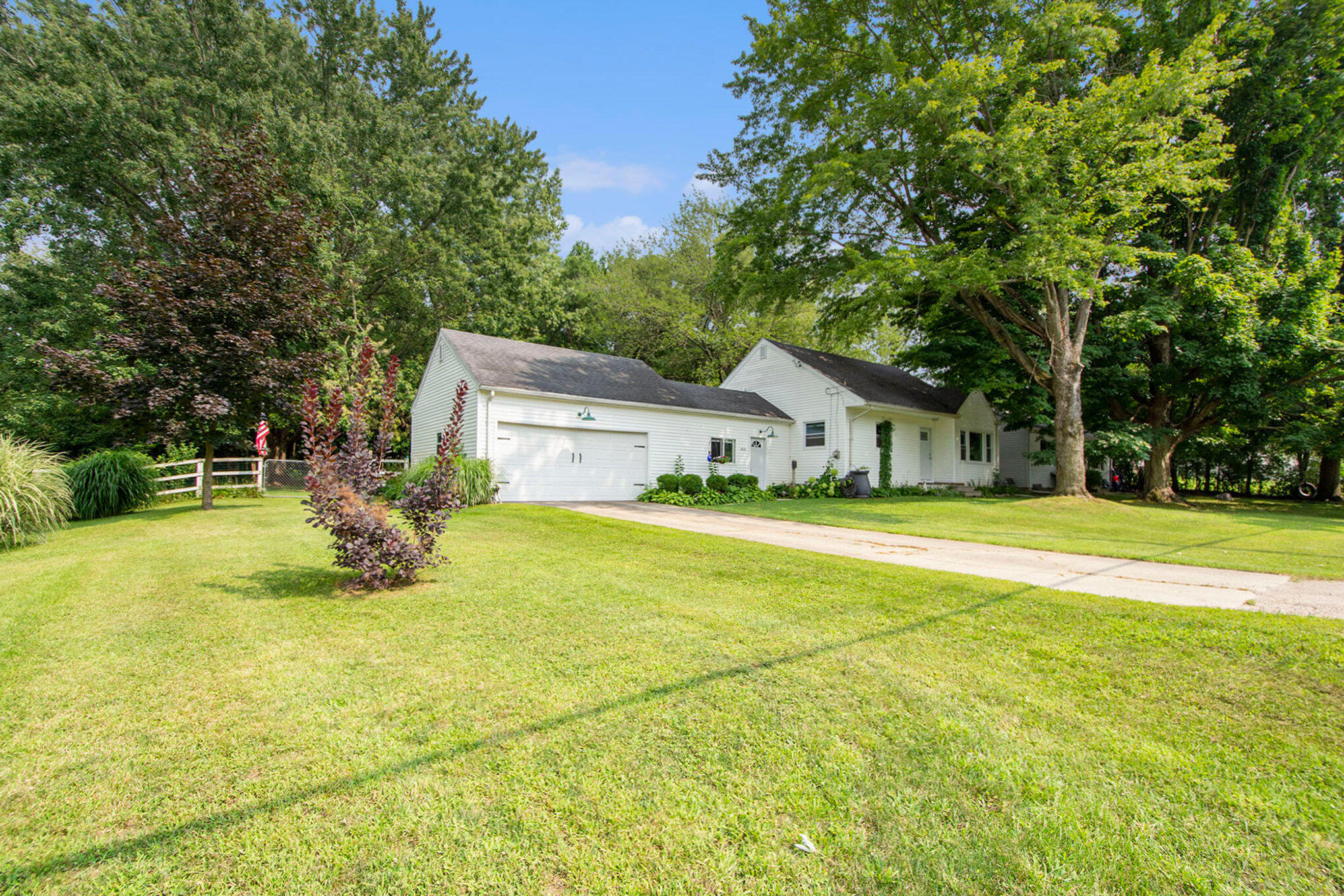 513 Gregory Place Jackson, MI 49202 - Photo 2 of 15 003_file_374