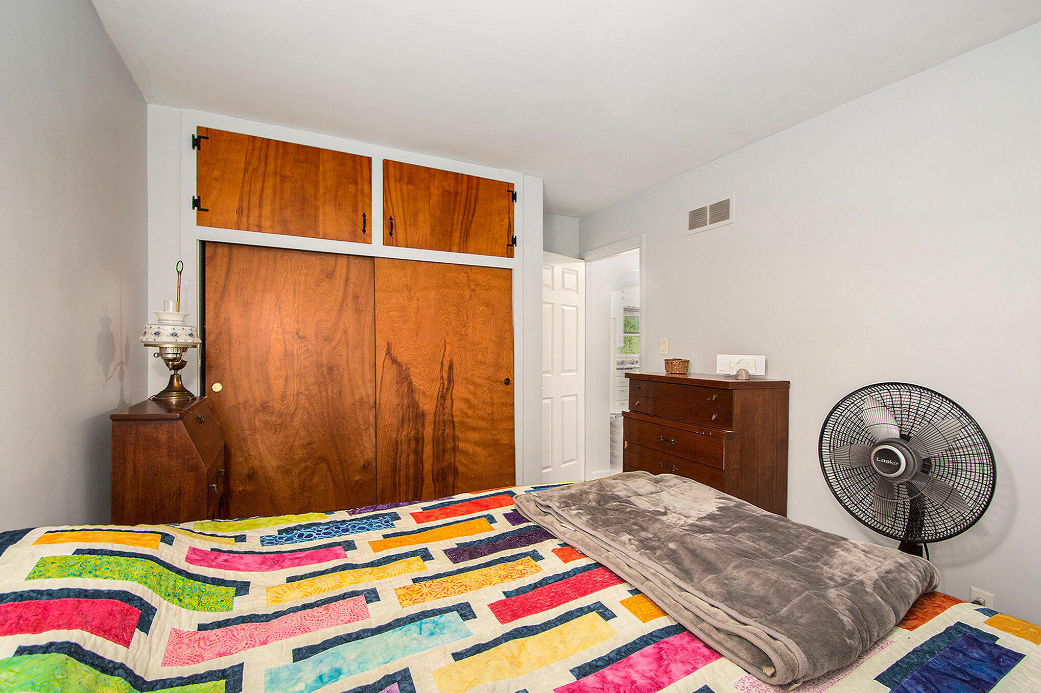 513 Gregory Place Jackson, MI 49202 - Photo 8 of 15 011_file_722