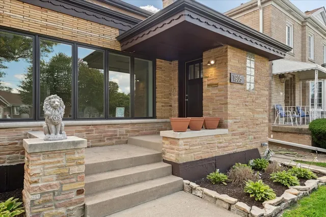 $879,500 | 1905 North Nordica Avenue, Chicago, IL 60707
