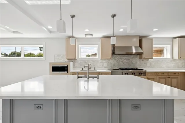 $879,500 | 1905 North Nordica Avenue, Chicago, IL 60707