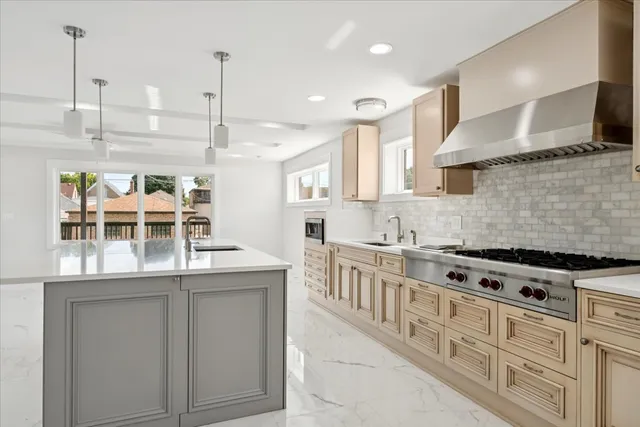 $879,500 | 1905 North Nordica Avenue, Chicago, IL 60707