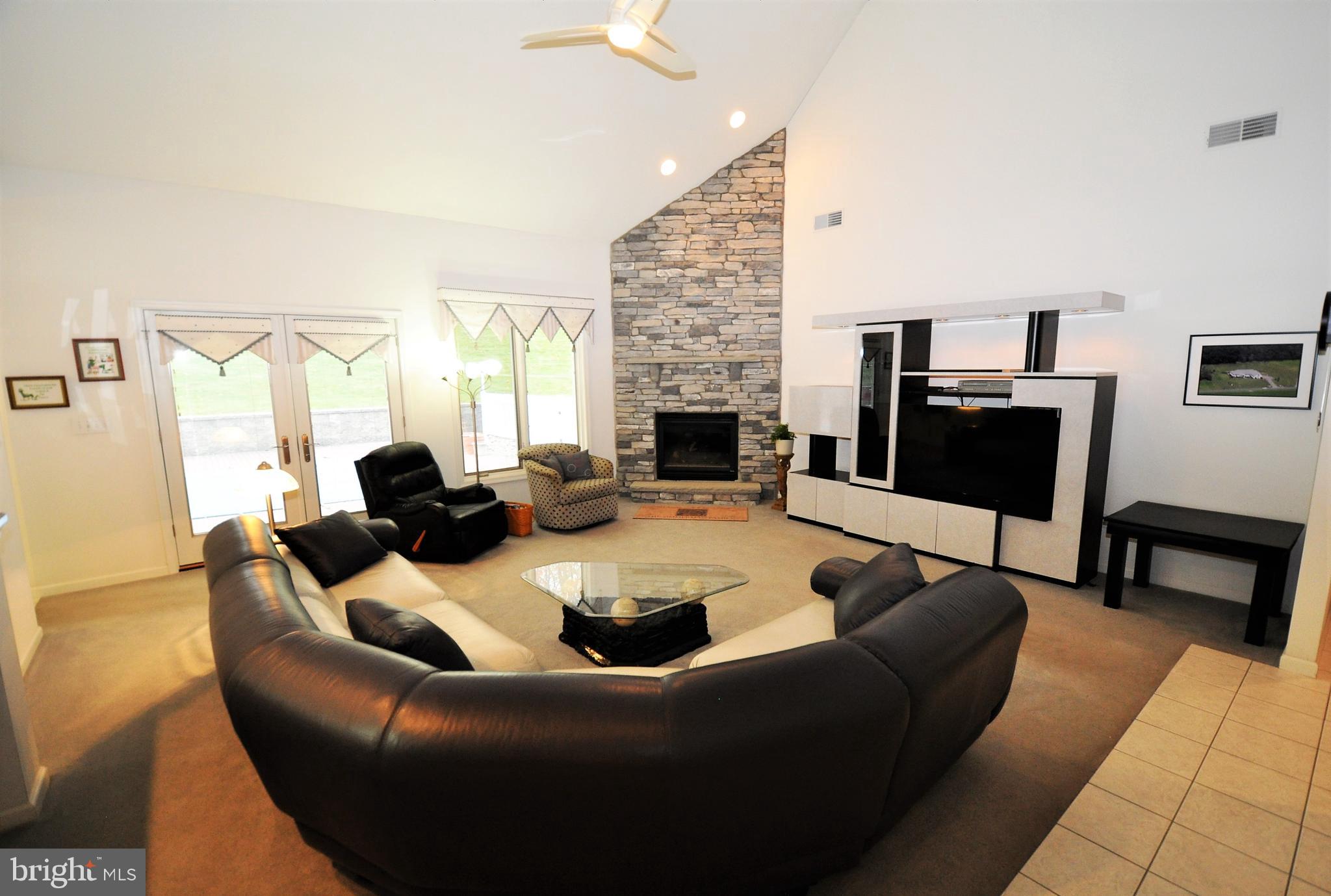 145 Mountain Road Tamaqua, PA 18252 - Photo 28 of 66 Great Room