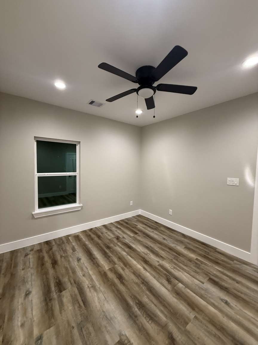 1620 Sam Wilson Street Houston, TX 77020 - Photo 39 of 40 a view of an empty room with a window