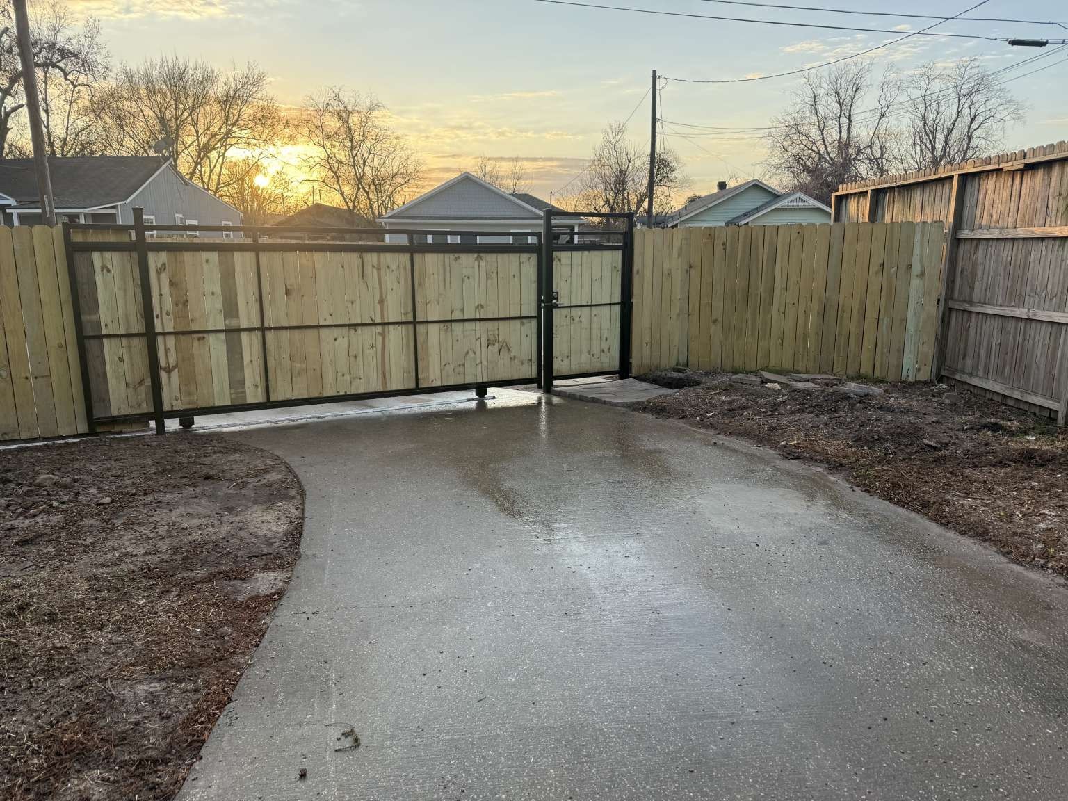 1620 Sam Wilson Street Houston, TX 77020 - Photo 10 of 40 a view of a backyard