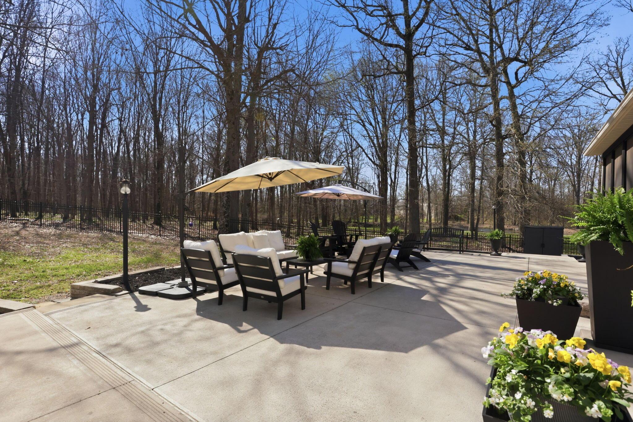 7341 Hollow Road Southwest Pataskala, OH 43062 - Photo 6 of 102 Patio
