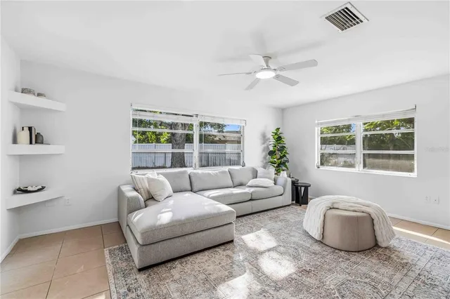 $450,000 | 530 St Andrews Drive, Sarasota, FL 34243