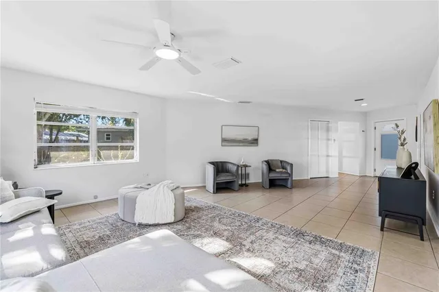 $450,000 | 530 St Andrews Drive, Sarasota, FL 34243