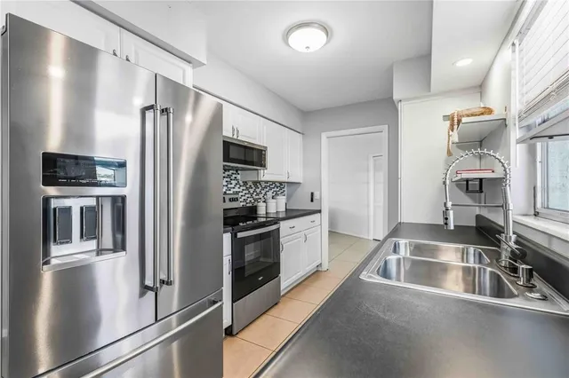 $450,000 | 530 St Andrews Drive, Sarasota, FL 34243