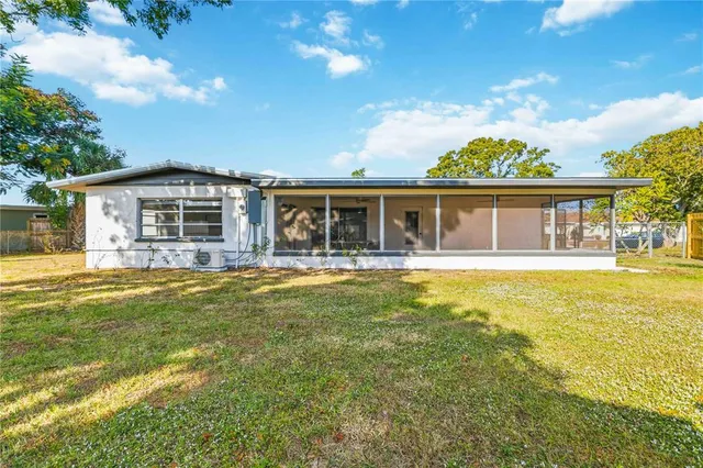 $450,000 | 530 St Andrews Drive, Sarasota, FL 34243