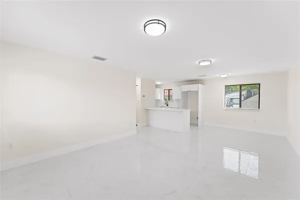 $2,800 | 1999 Northwest 46th Street, Miami, FL 33142