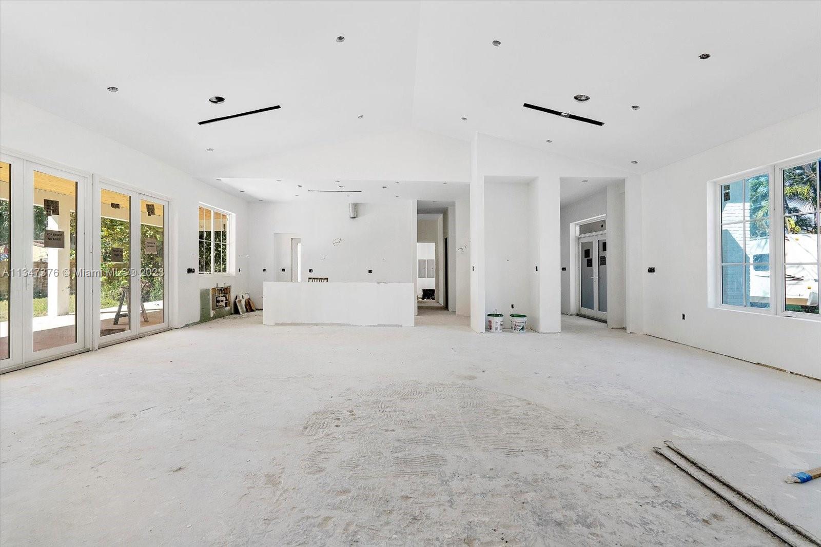 6230 Southwest 60th Street Miami, FL 33143 - Photo 17 of 57 a view of an empty room