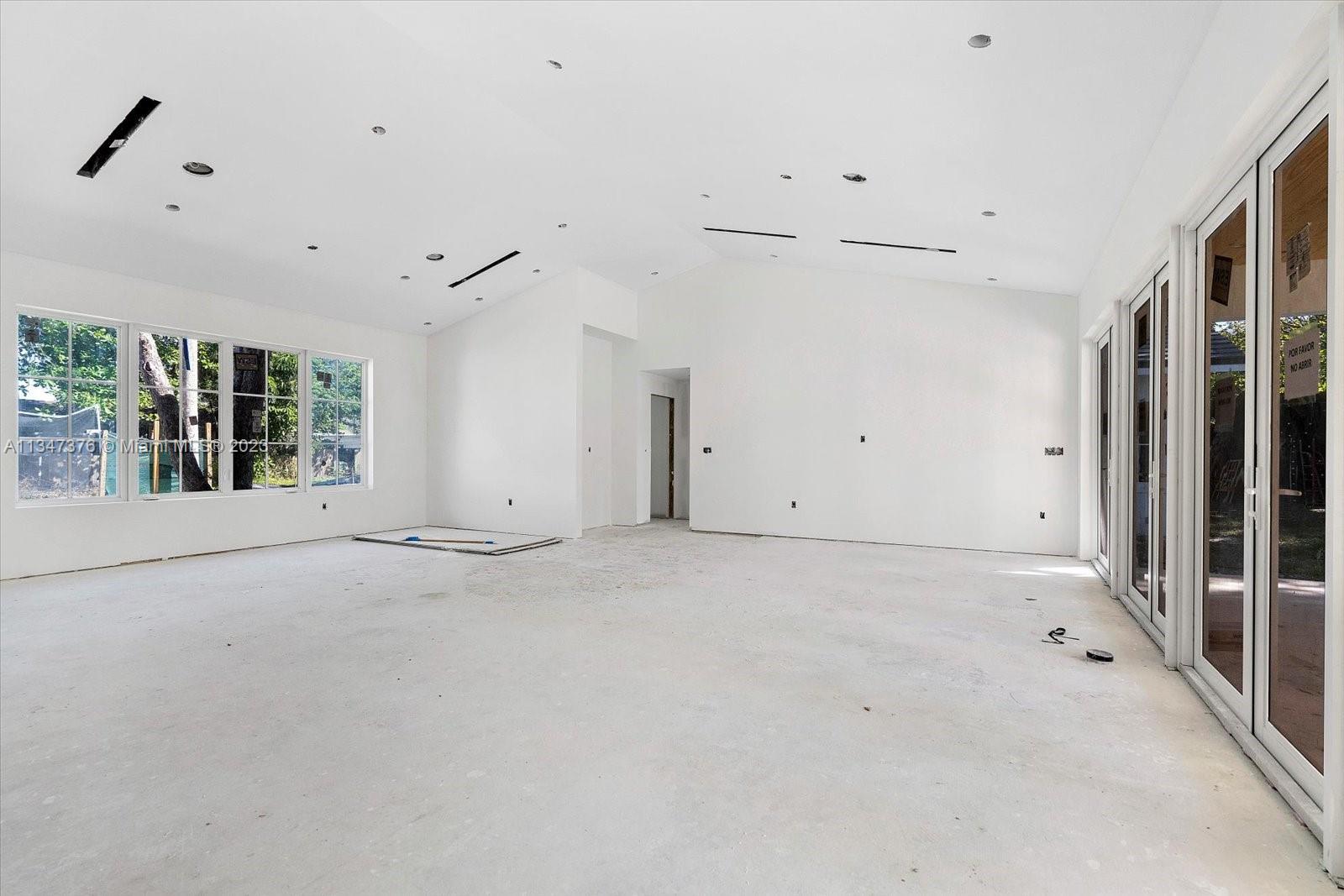 6230 Southwest 60th Street Miami, FL 33143 - Photo 18 of 57 a view of an empty room