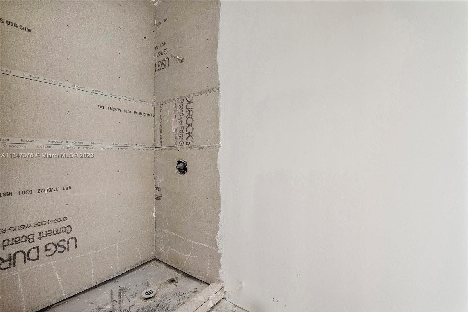 6230 Southwest 60th Street Miami, FL 33143 - Photo 25 of 57 a bathroom with a window