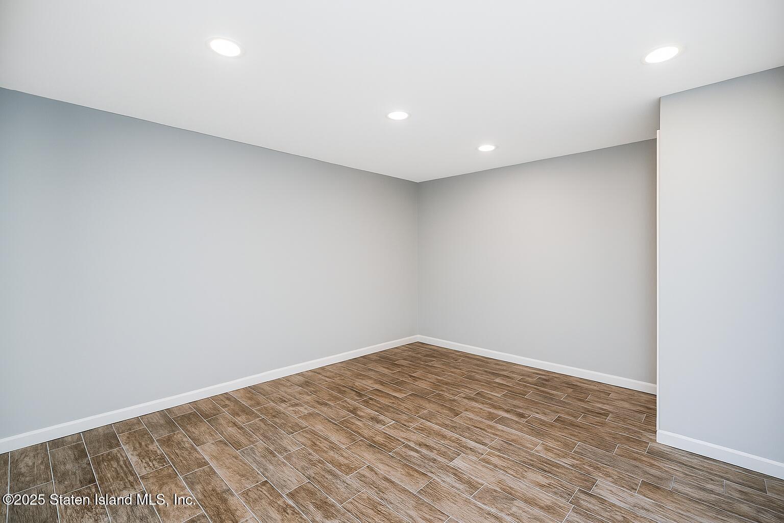 145 Shirley Avenue Staten Island, NY 10312 - Photo 22 of 29 a view of room