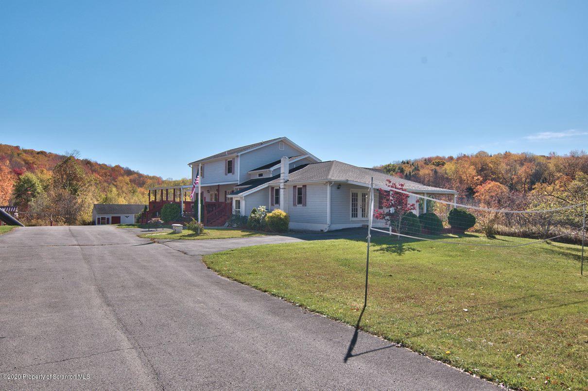 8 Reigel Rd Spring Brook Moscow, PA 18444 - Photo 3 of 106 Gallery Image 3