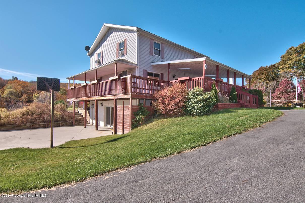 8 Reigel Rd Spring Brook Moscow, PA 18444 - Photo 4 of 106 Gallery Image 4