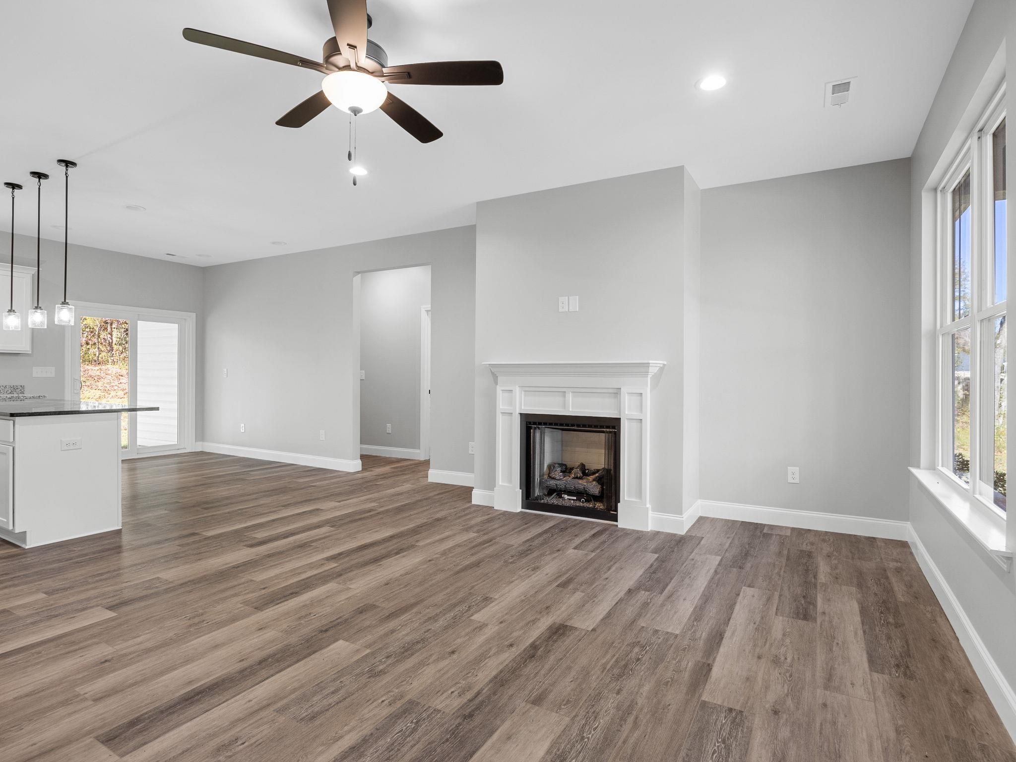 243 Gibson Road Spartanburg, SC 29302 - Photo 4 of 31 Gallery Image 4