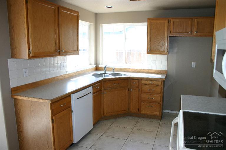 2003 Southwest 29th Street Redmond, OR 97756 - Photo 4 of 14 Additional Photo