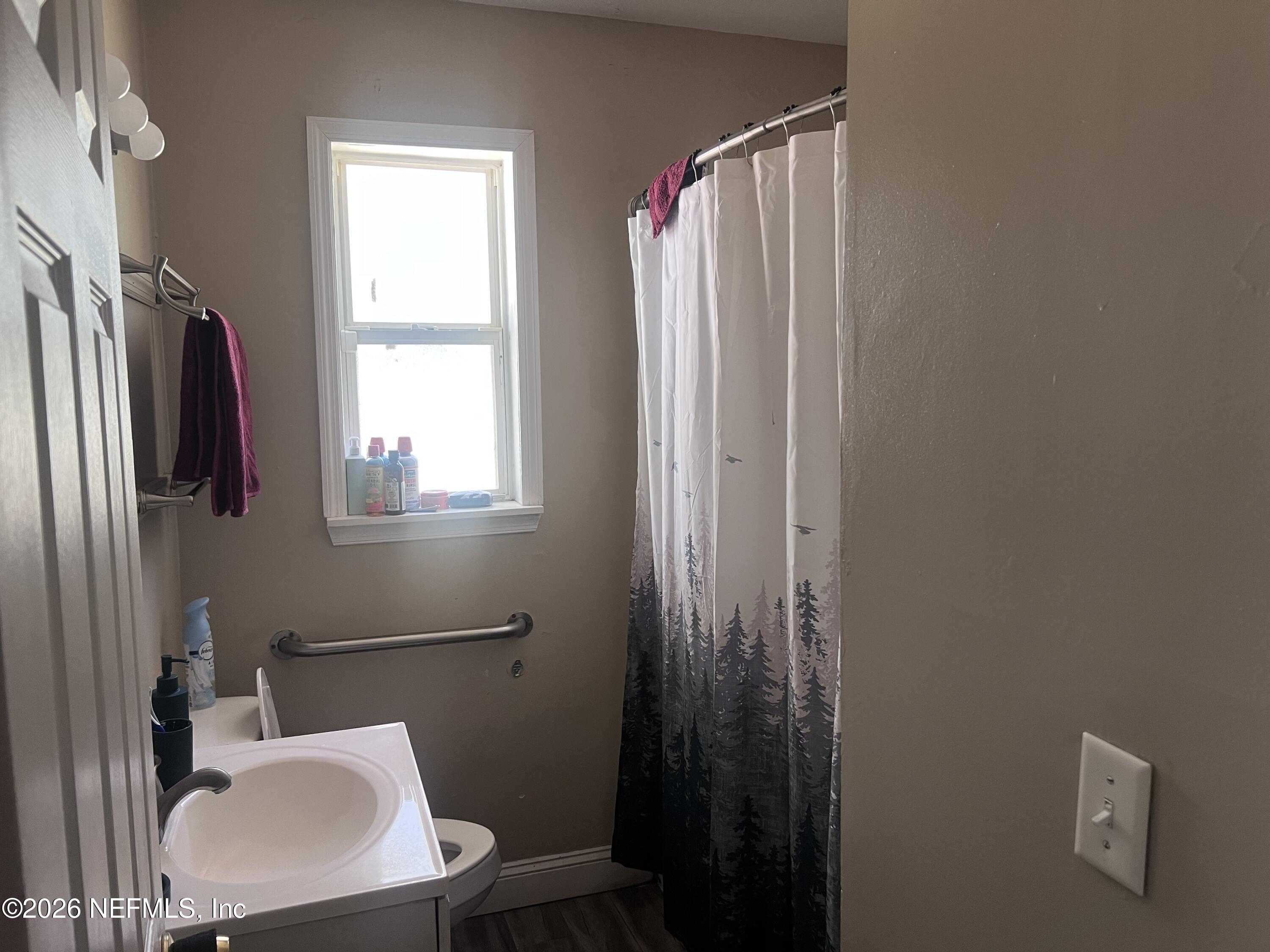 9129 Spottswood Road Jacksonville, FL 32208 - Photo 10 of 13 Bathroom-