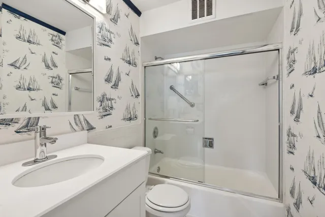 $450,000 | 1630 Sheridan Road, Unit 5K, Wilmette, IL 60091