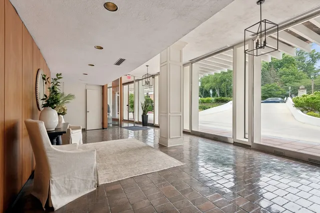 $450,000 | 1630 Sheridan Road, Unit 5K, Wilmette, IL 60091